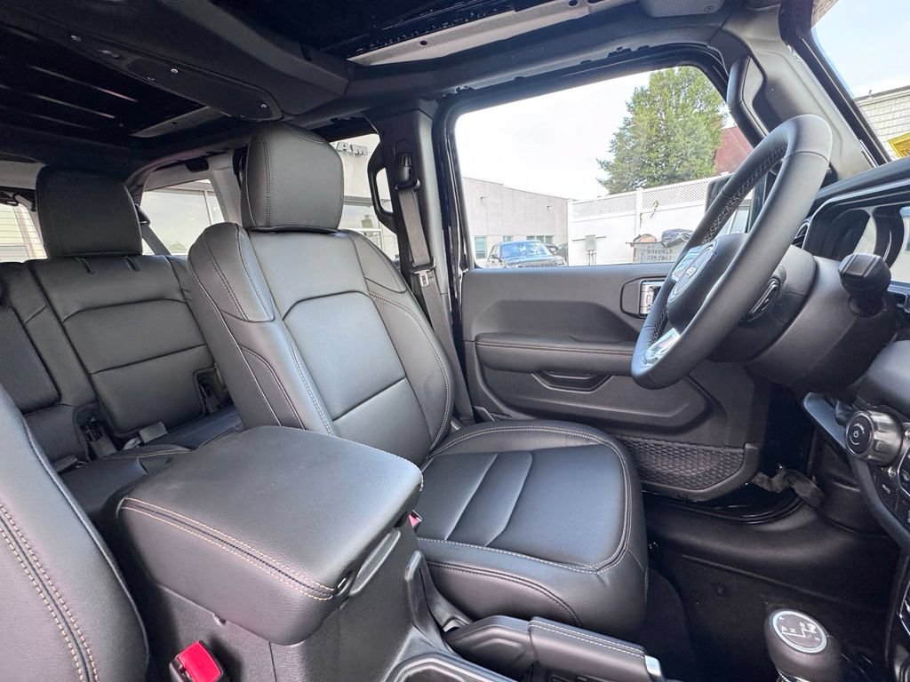 New 2026 Jeep Wrangler Unlimited Sahara AWD/4WD image 19