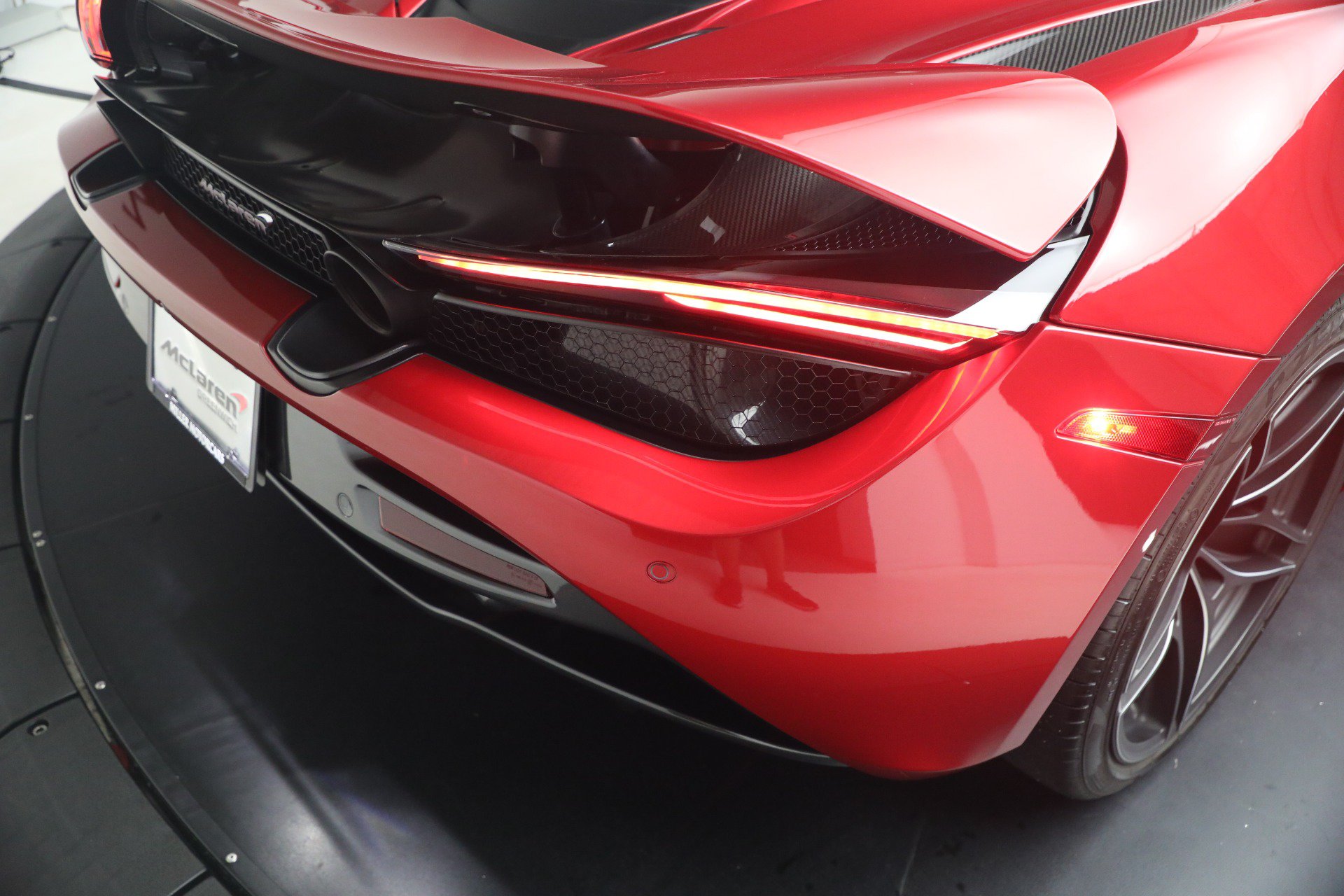 Used 2019 McLaren 720S Performance RWD image 35