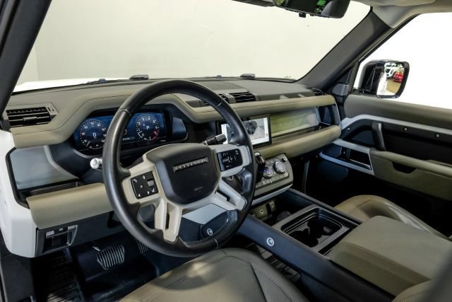 Used 2021 Land Rover Defender 110 SE AWD/4WD image 4