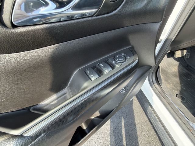 Certified 2023 GMC Acadia SLT FWD image 24