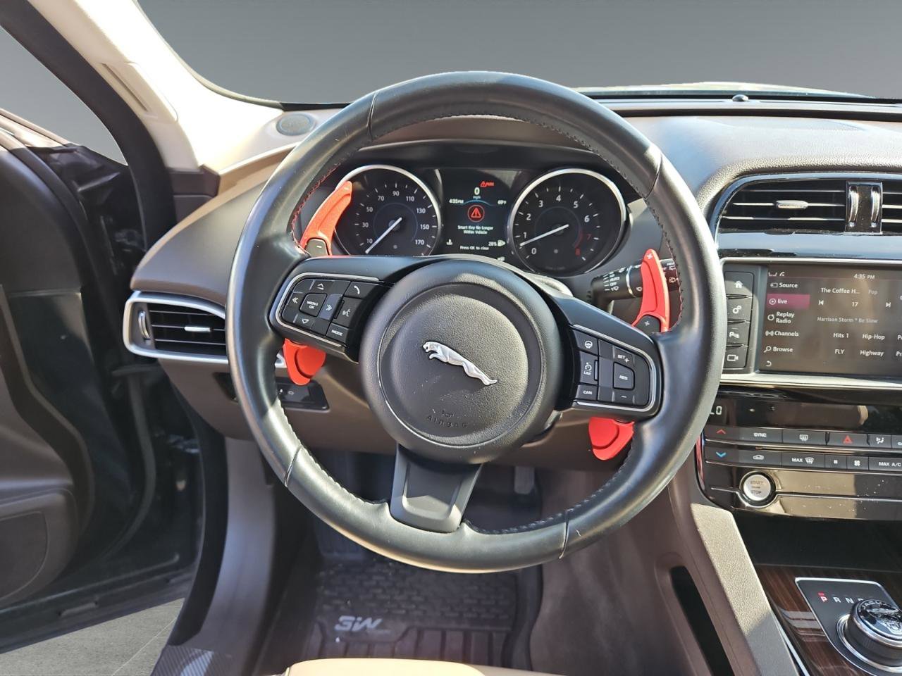Used 2017 Jaguar F-PACE Prestige AWD/4WD image 12