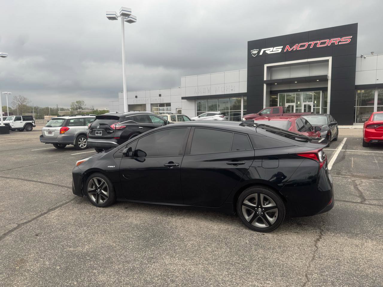 Used 2022 Toyota Prius XLE FWD image 6
