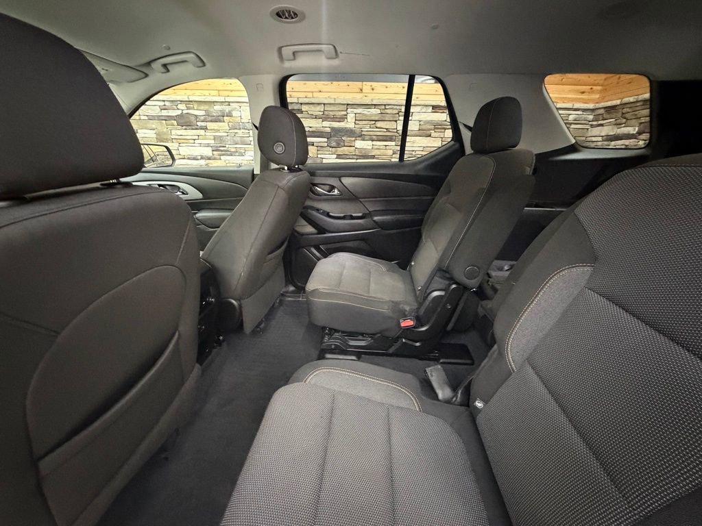 Used 2021 Chevrolet Traverse LT w/ LPO, Floor Liner Package AWD/4WD image 27