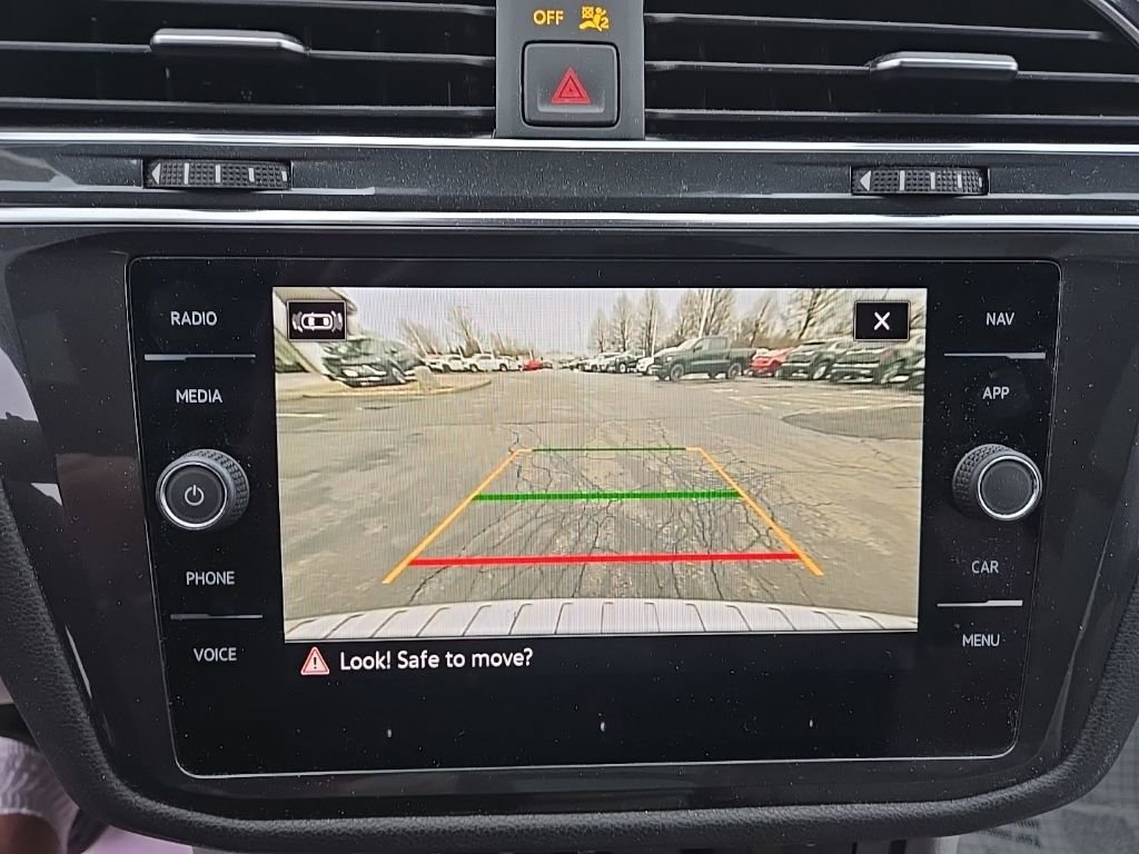 Used 2022 Volkswagen Tiguan SEL R-Line image 25