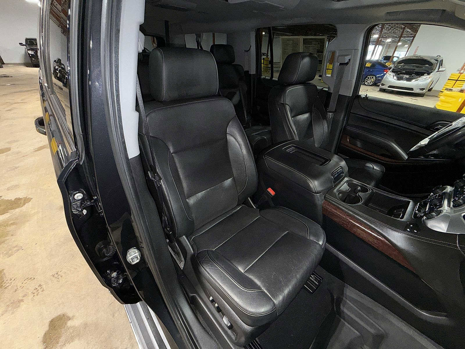 Used 2020 GMC Yukon XL SLT w/ Premium Edition image 16