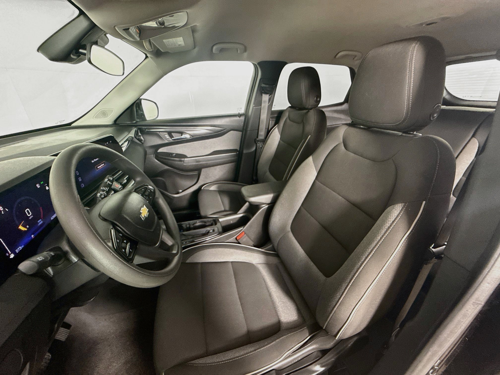 Used 2025 Chevrolet TrailBlazer LT FWD image 24
