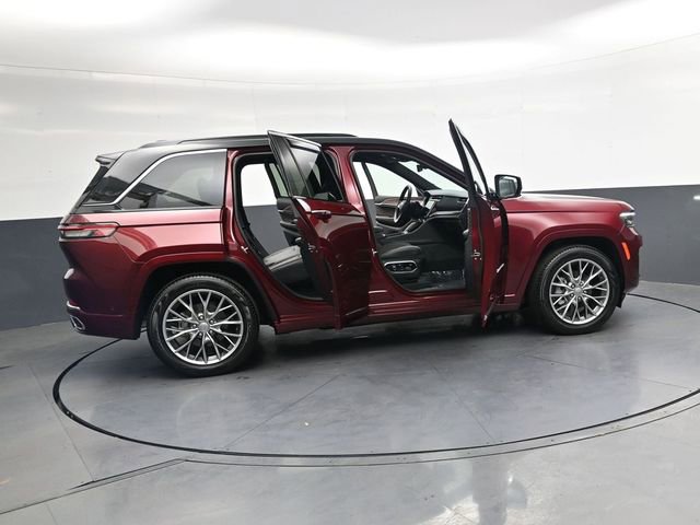 Used 2024 Jeep Grand Cherokee Summit AWD/4WD image 42