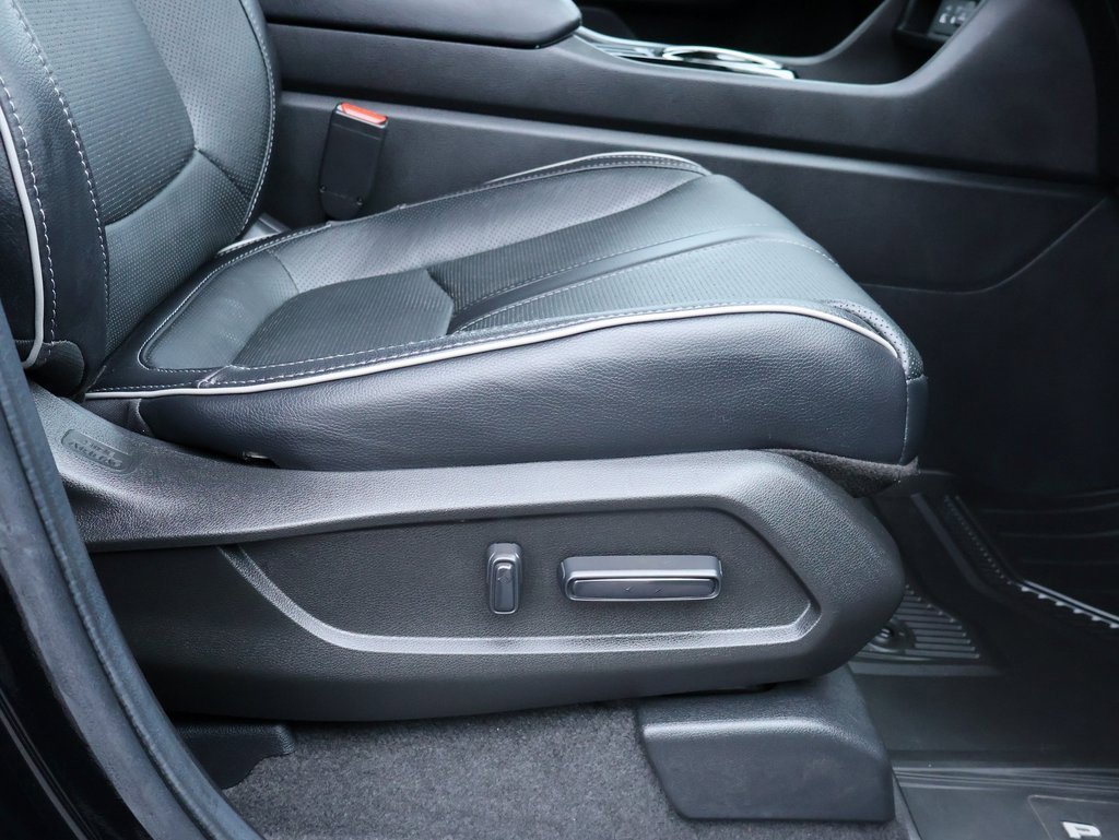 Certified 2023 Honda Pilot Black Edition image 10