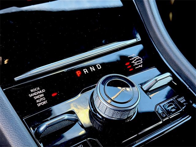 Used 2023 Jeep Grand Cherokee Trailhawk image 15