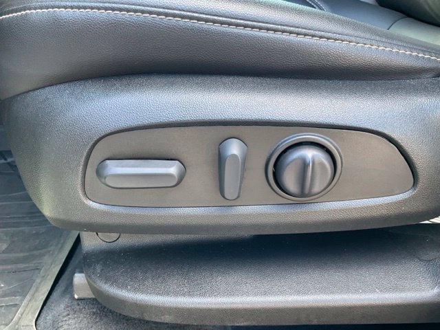 Used 2023 Chevrolet Traverse LT FWD image 6