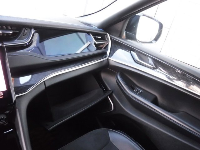 Used 2023 Jeep Grand Cherokee Trailhawk w/ Luxury Tech Group III image 52