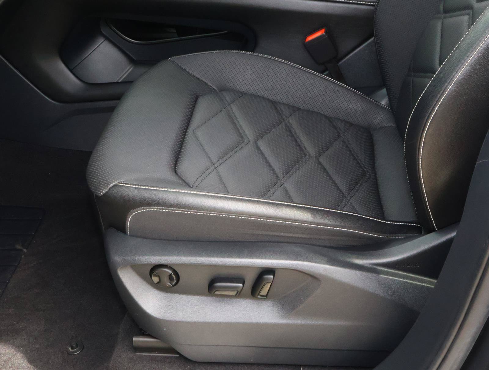 Used 2024 Volkswagen Atlas SE FWD image 13