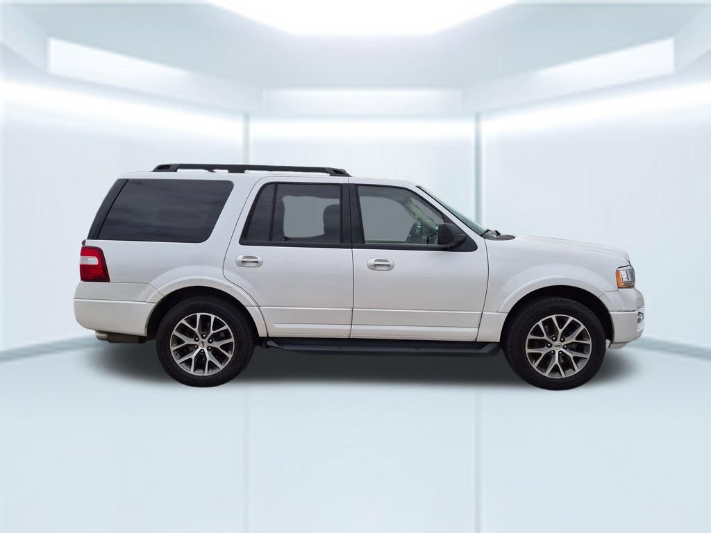 Used 2017 Ford Expedition XLT w/ Equipment Group 202A RWD image 2