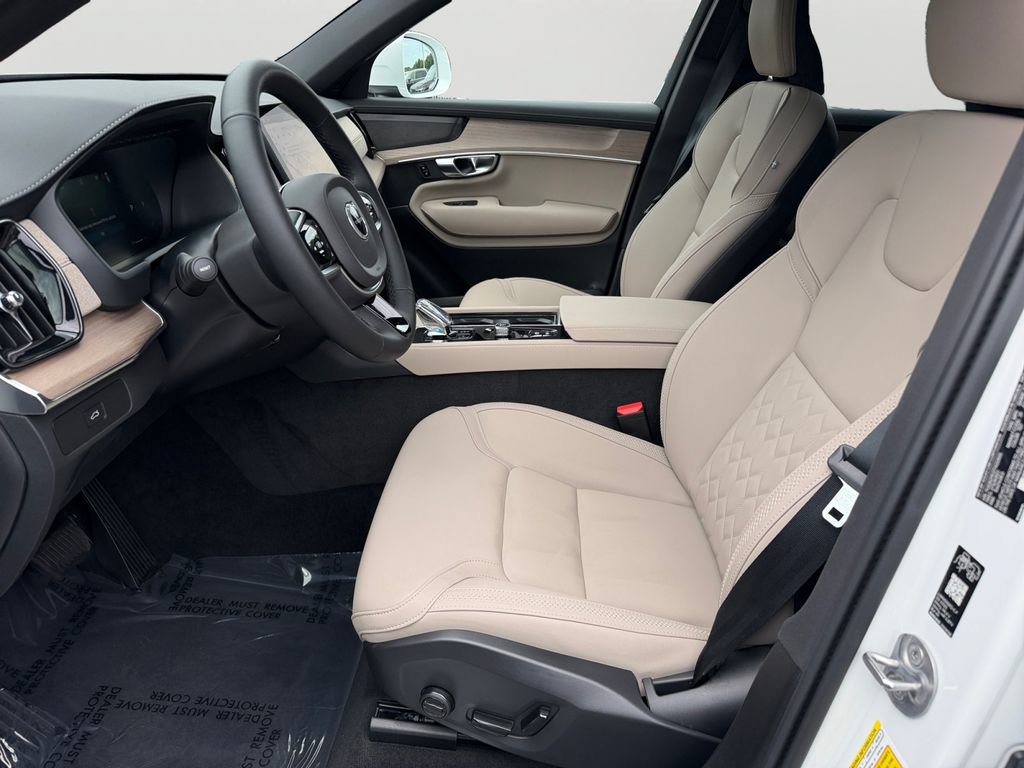 Certified 2026 Volvo XC90 B6 Plus AWD/4WD image 16