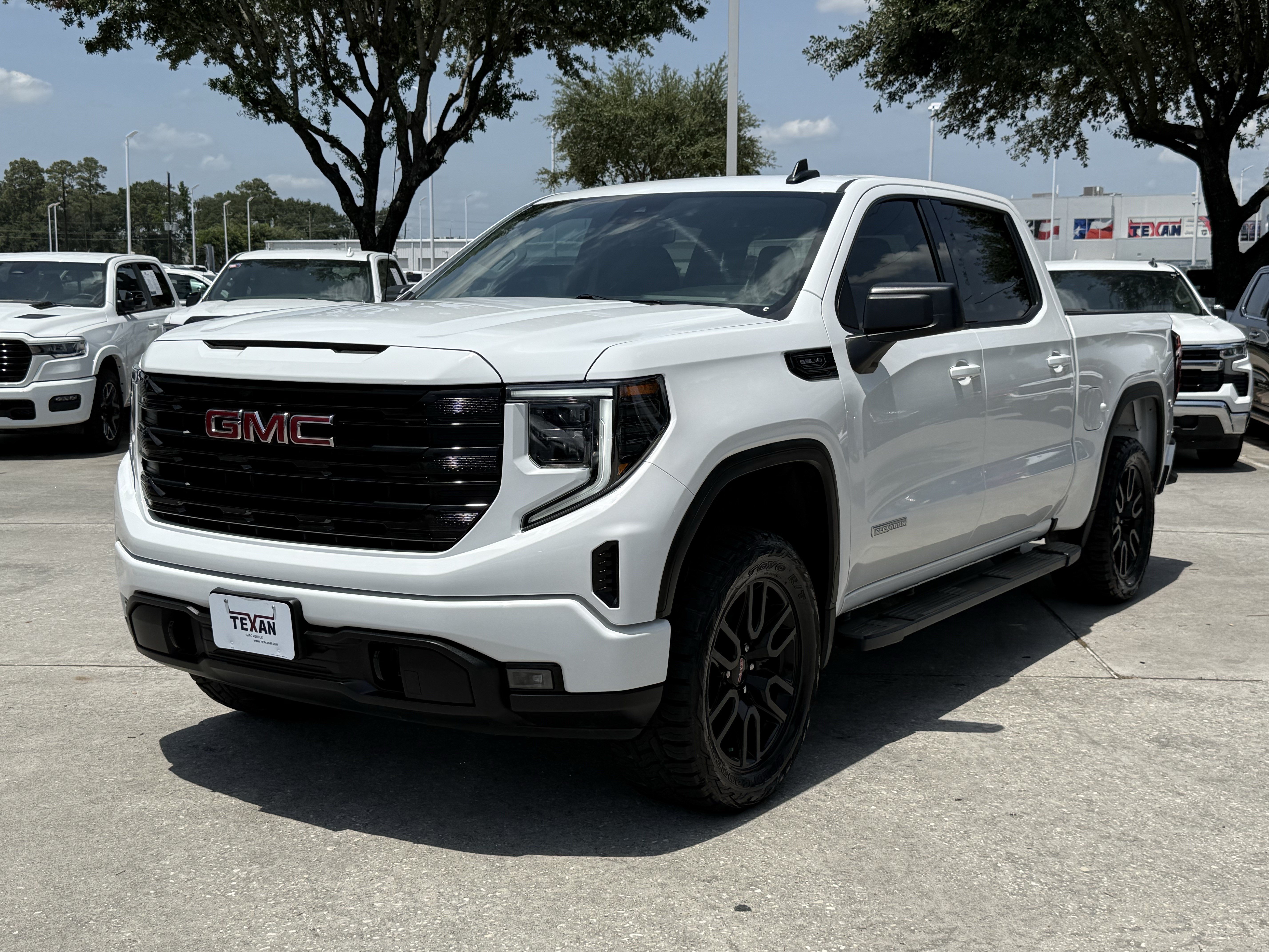 Used 2026 GMC Sierra 1500 Elevation RWD image 9