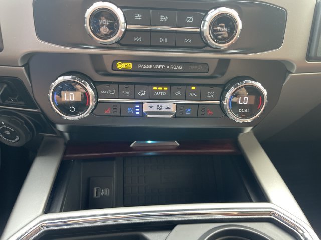 Certified 2022 Ford F450 King Ranch w/ King Ranch Ultimate Package AWD/4WD image 43