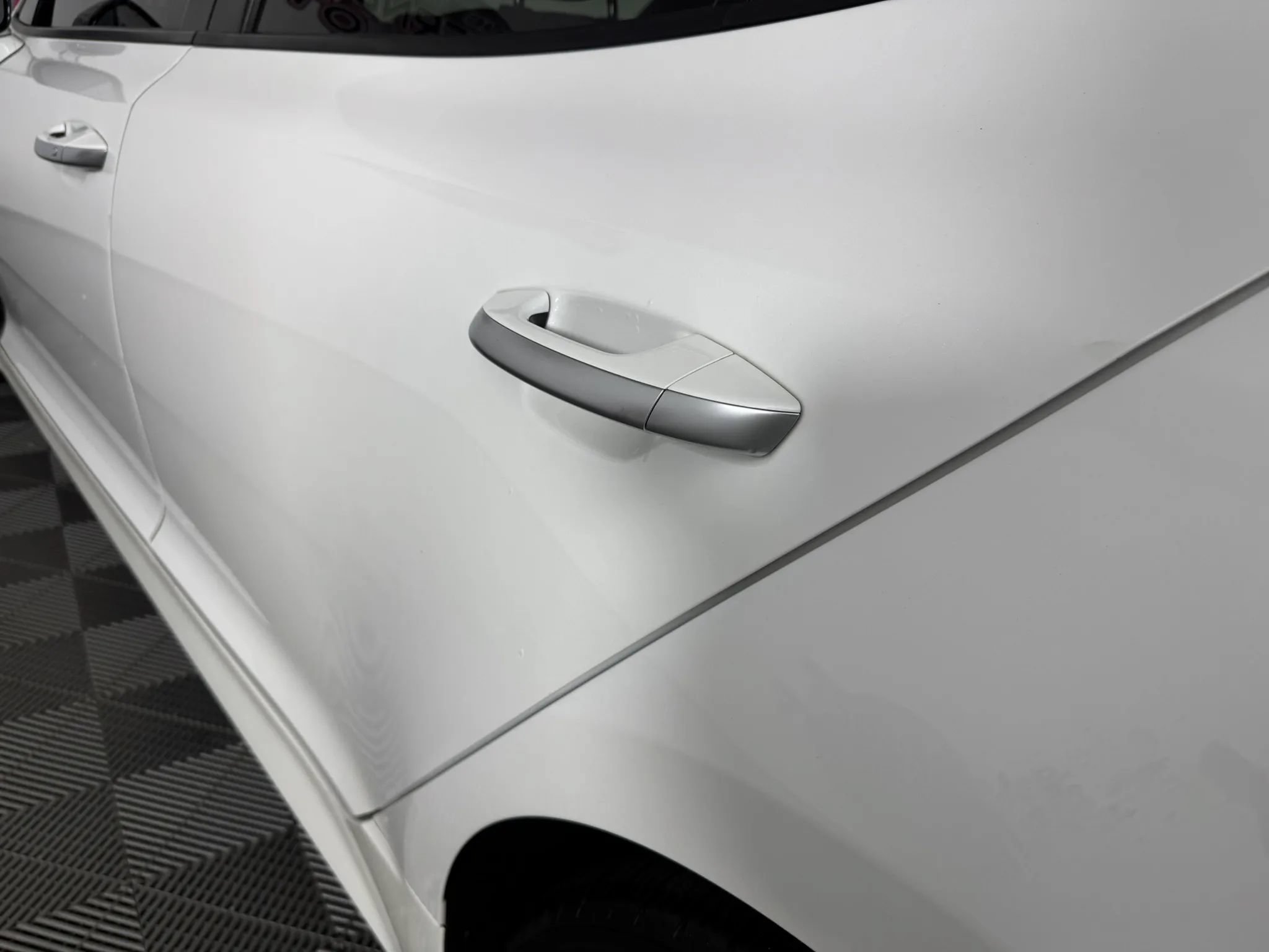 Used 2021 Kia Stinger GT-Line RWD image 25