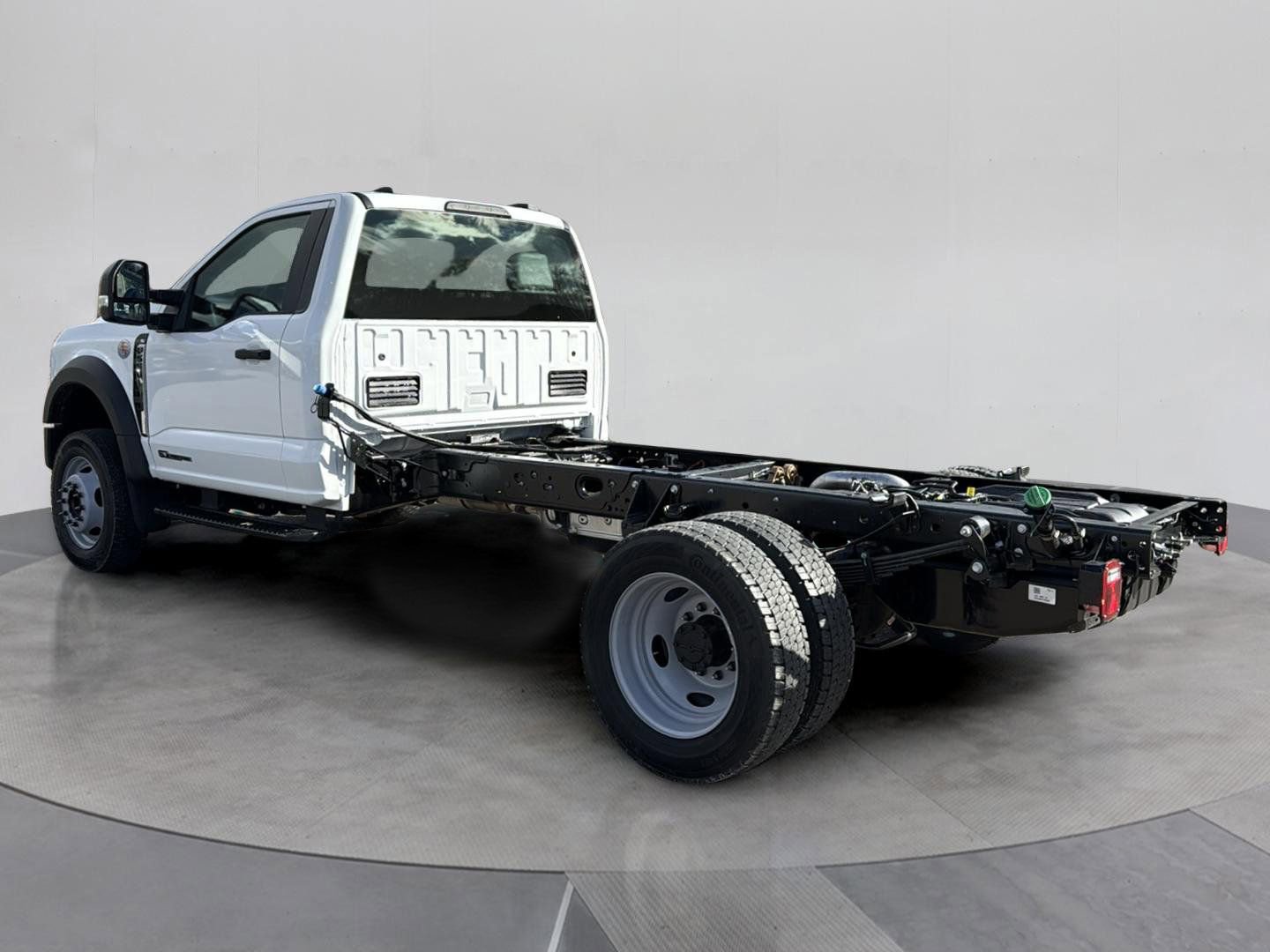 New 2026 Ford F550 4x4 Regular Cab Super Duty image 4