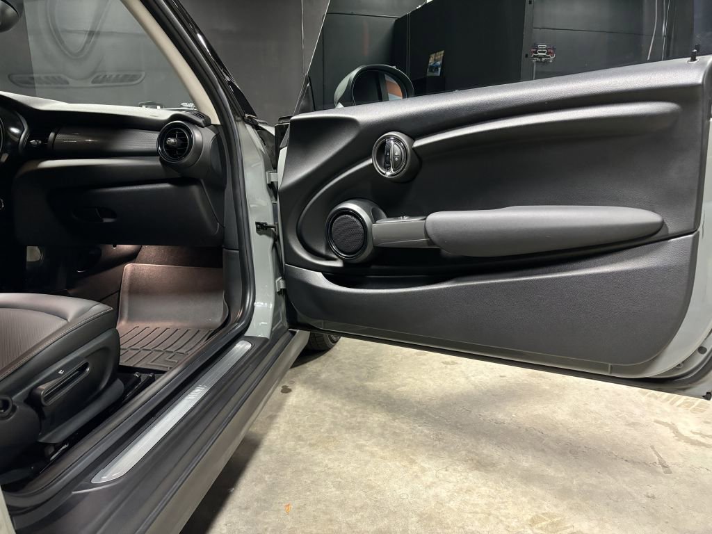 Used 2019 MINI Cooper 2-Door Hardtop w/ Storage Package image 45