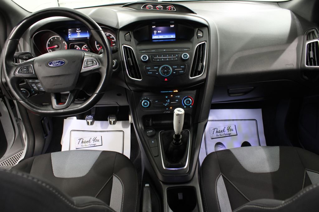 Used 2018 Ford Focus ST FWD image 2