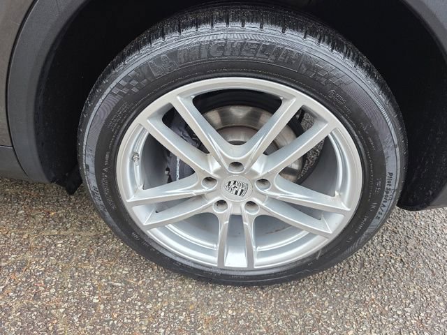 Used 2020 Porsche Cayenne image 22