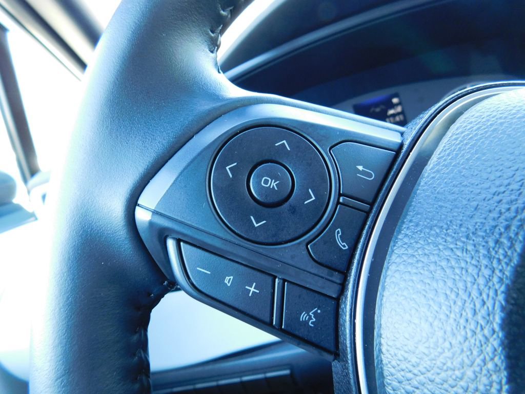 Used 2025 Toyota Corolla SE image 20