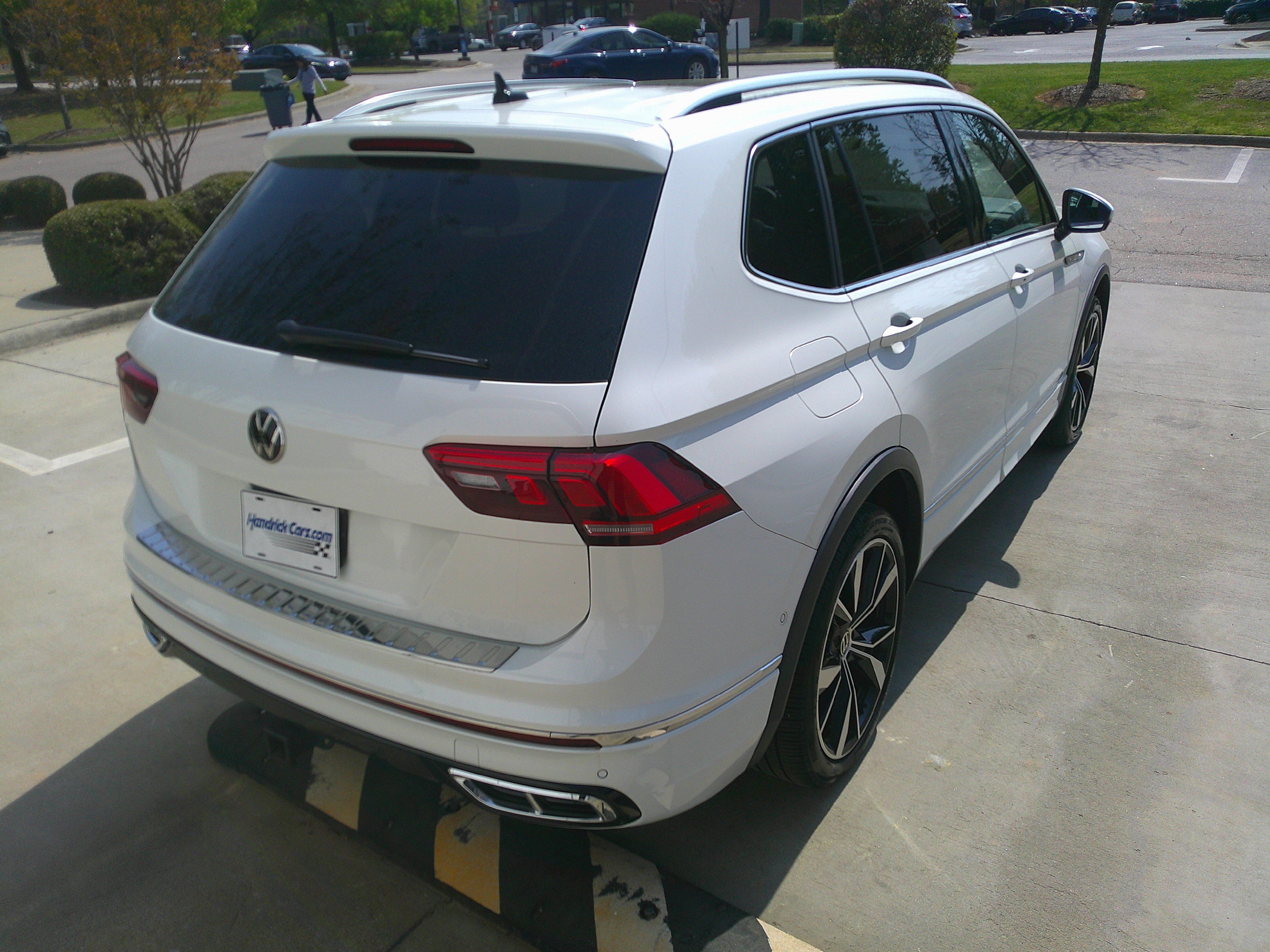 Used 2024 Volkswagen Tiguan SEL R-Line image 13