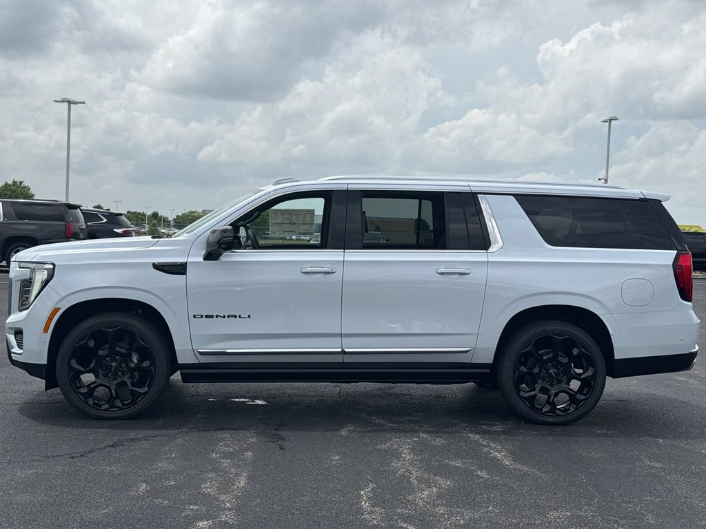 New 2026 GMC Yukon XL Denali w/ Denali Reserve Package AWD/4WD image 11