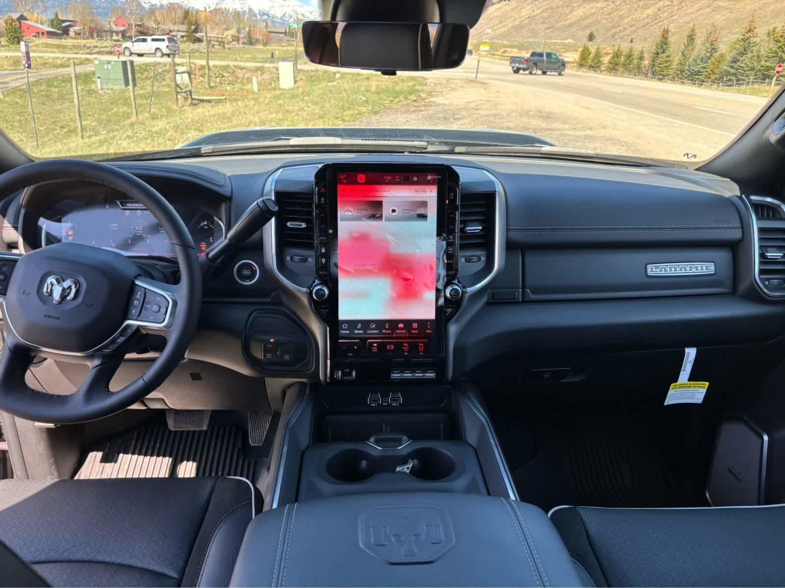 New 2025 RAM 2500 Laramie AWD/4WD image 35