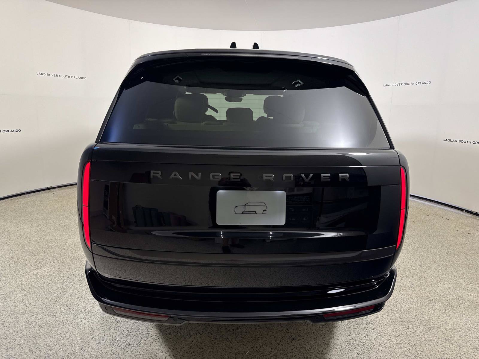 New 2027 Land Rover Range Rover Long Wheelbase SE AWD/4WD image 4