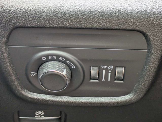 Used 2023 Jeep Grand Cherokee L Laredo AWD/4WD image 26