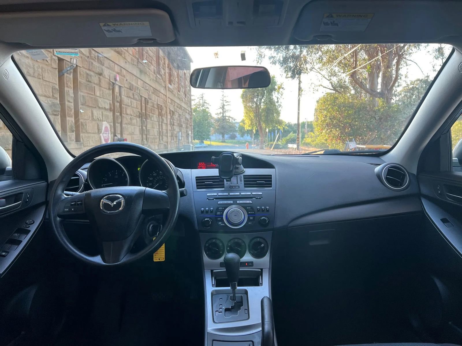 Used 2011 MAZDA MAZDA3 i Sport image 17