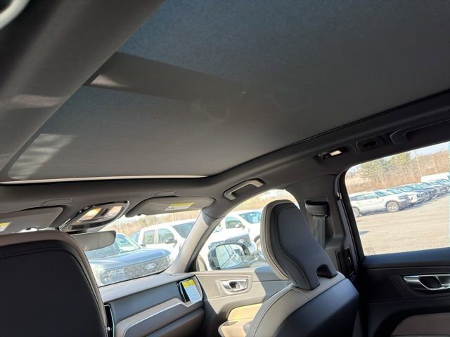 New 2026 Volvo XC60 B5 Plus w/ Climate Package AWD/4WD image 12