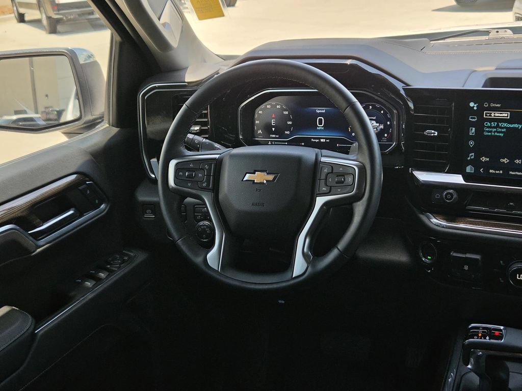 Used 2023 Chevrolet Silverado 1500 LT w/ Z71 Off-Road Package AWD/4WD image 17