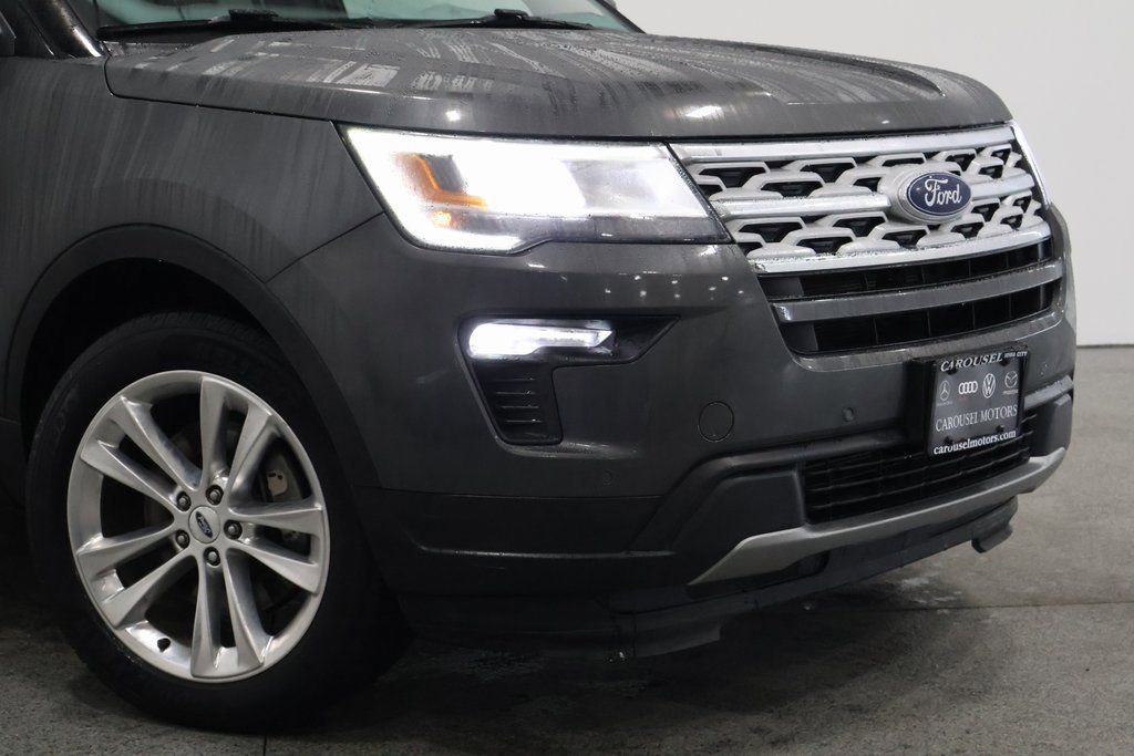 Used 2018 Ford Explorer XLT w/ Equipment Group 202A image 3