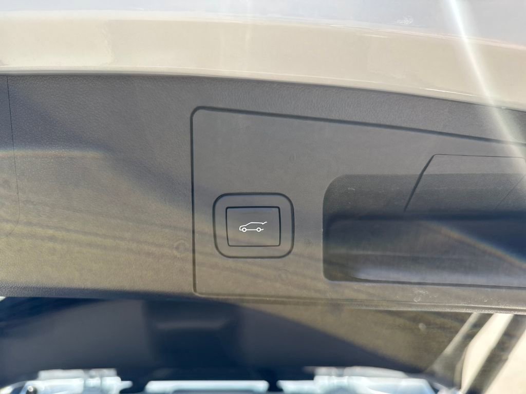 Used 2025 Cadillac XT4 Sport w/ Cold Weather Package FWD image 48