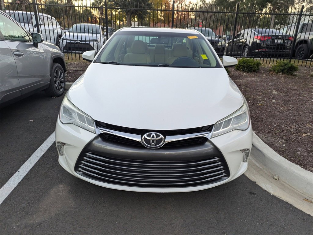 Used 2015 Toyota Camry XLE image 2