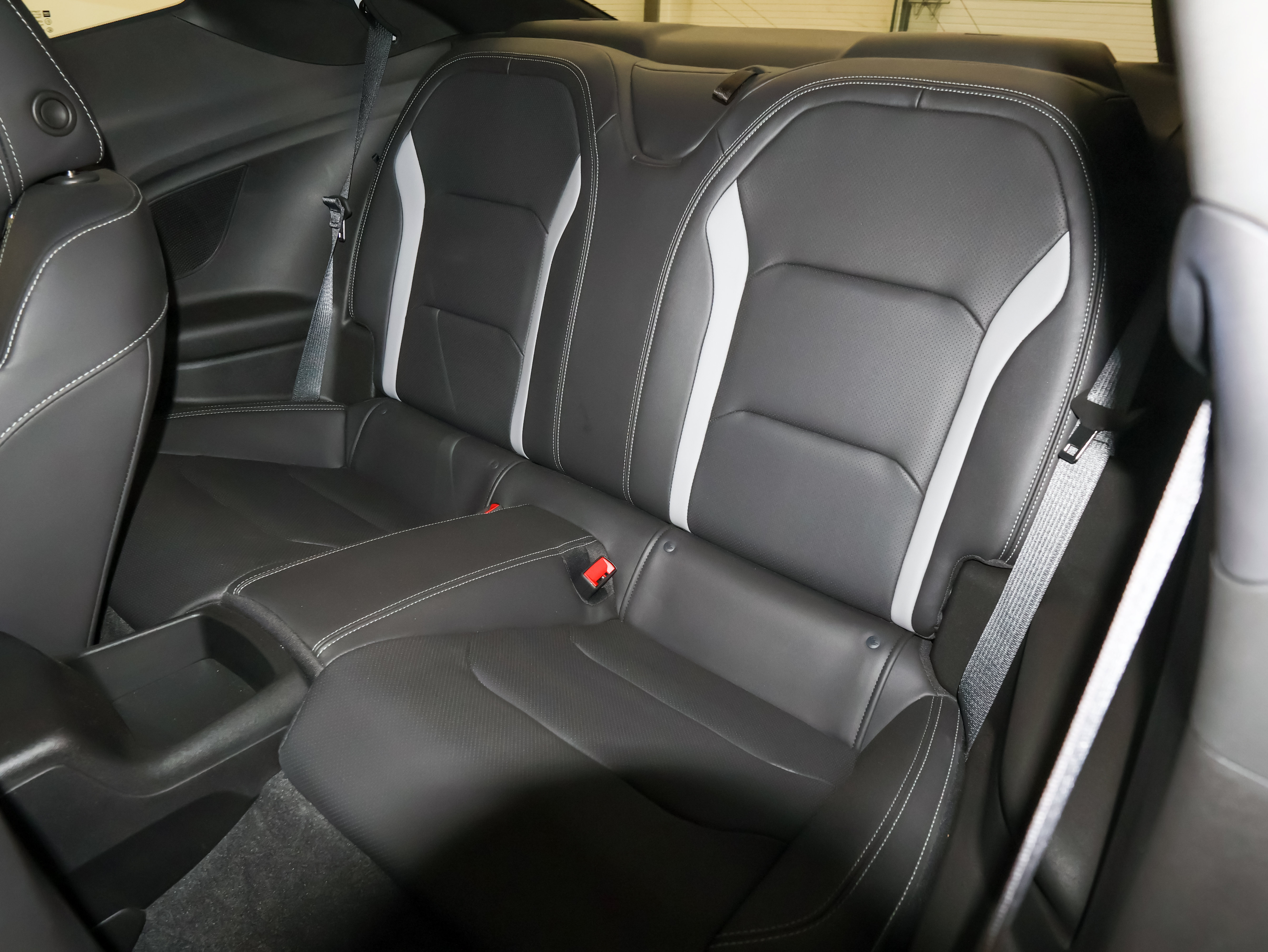 Used 2019 Chevrolet Camaro SS RWD image 14