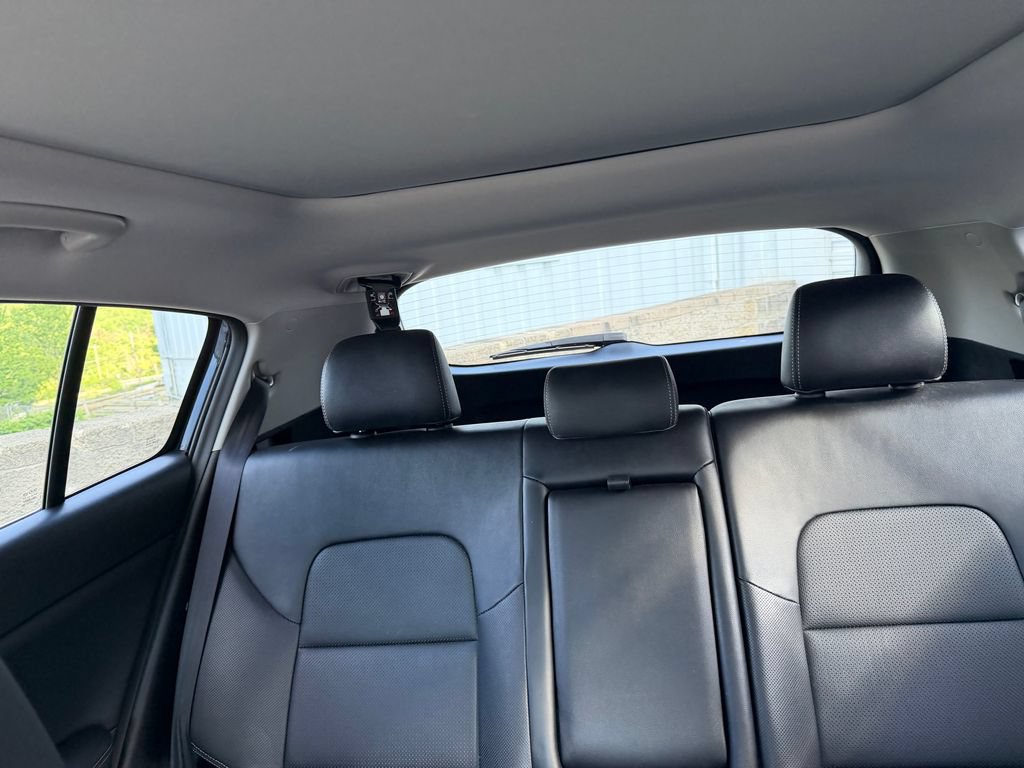 Used 2021 Kia Sportage EX w/ EX Technology Package FWD image 18