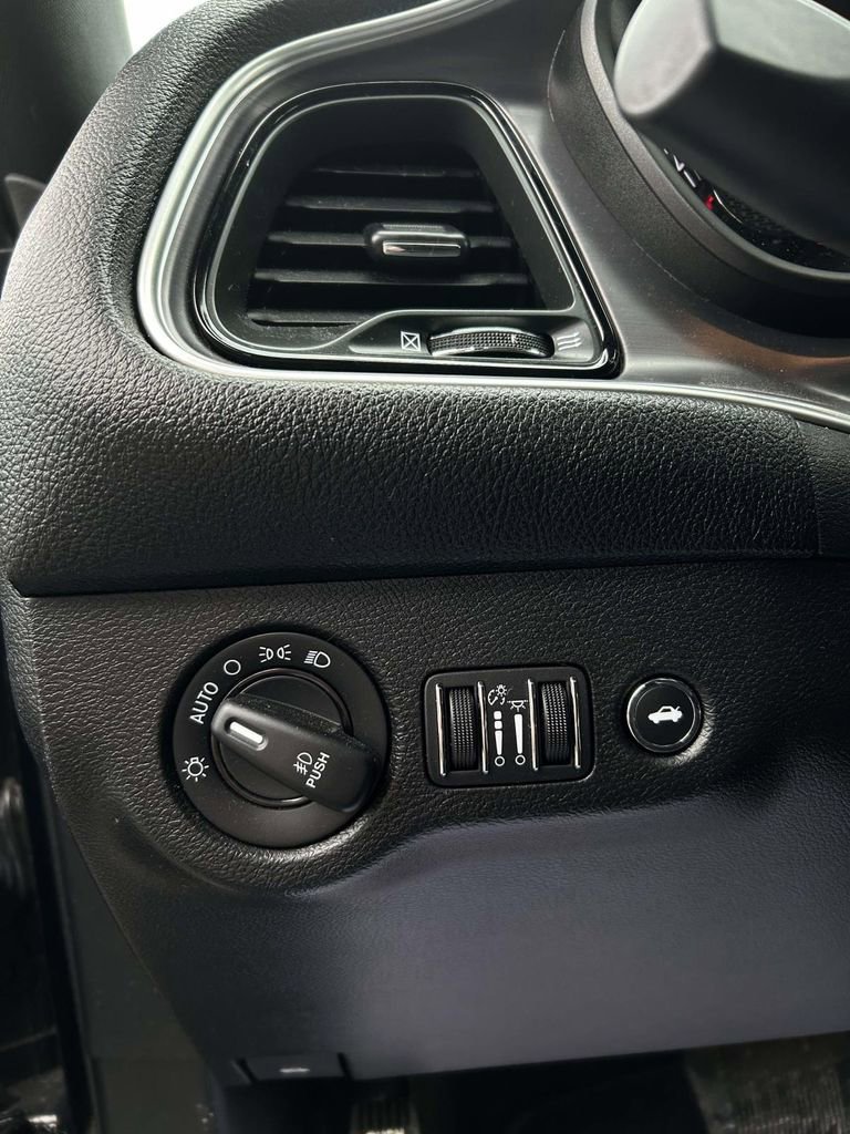 Used 2017 Dodge Challenger R/T Plus image 23