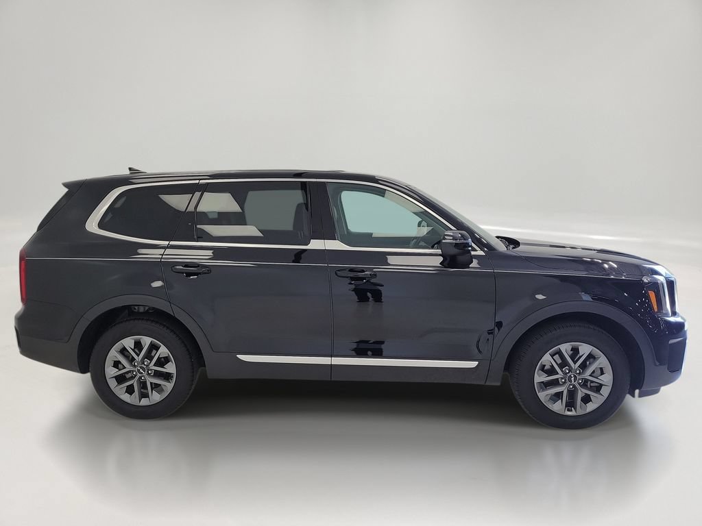 Used 2024 Kia Telluride LX FWD image 4