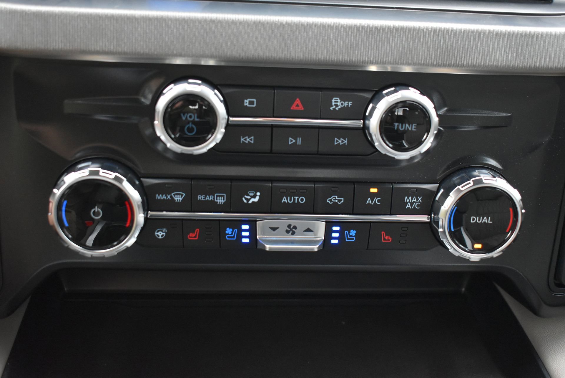 New 2025 Ford F250 Platinum w/ Platinum Plus Package image 27