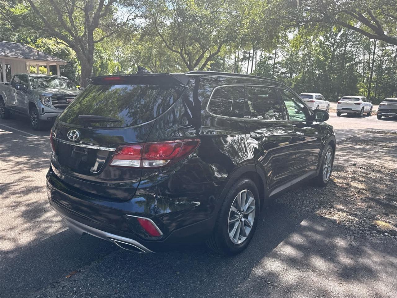 Used 2017 Hyundai Santa Fe SE FWD image 5