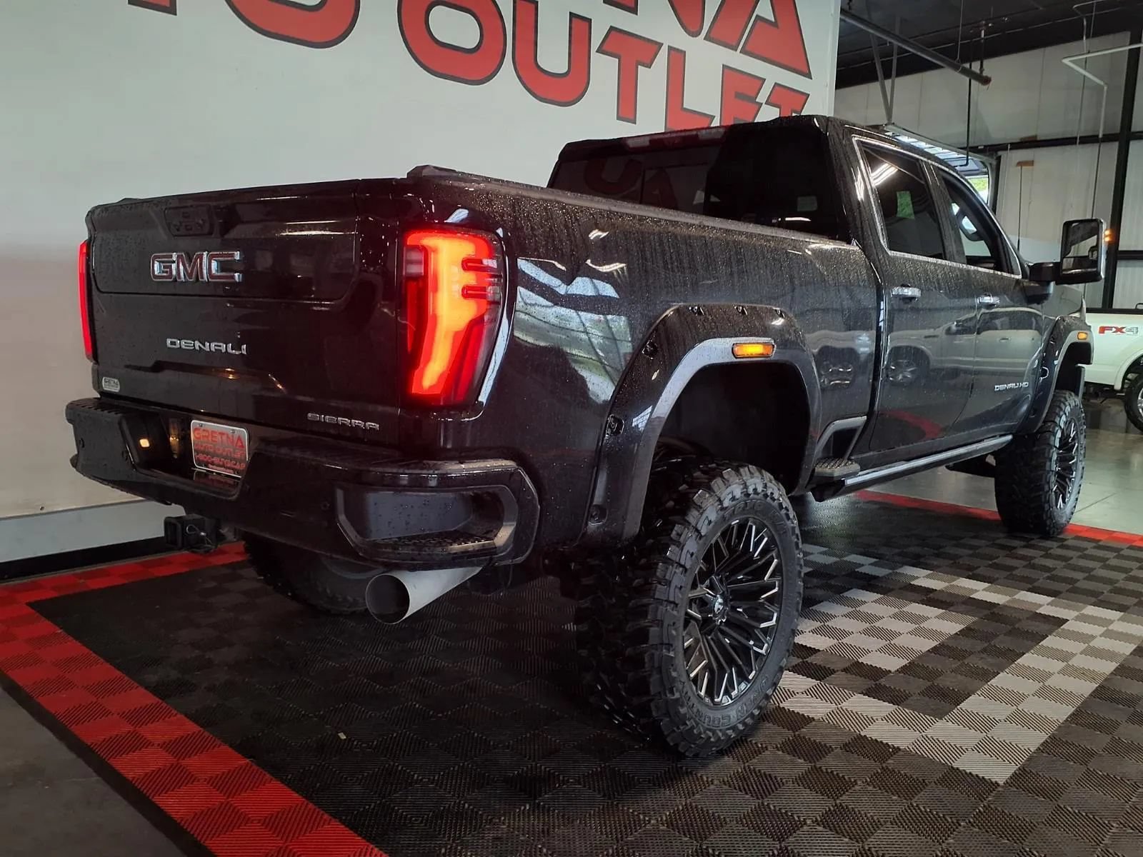Used 2026 GMC Sierra 2500 Denali w/ Technology Package AWD/4WD image 6