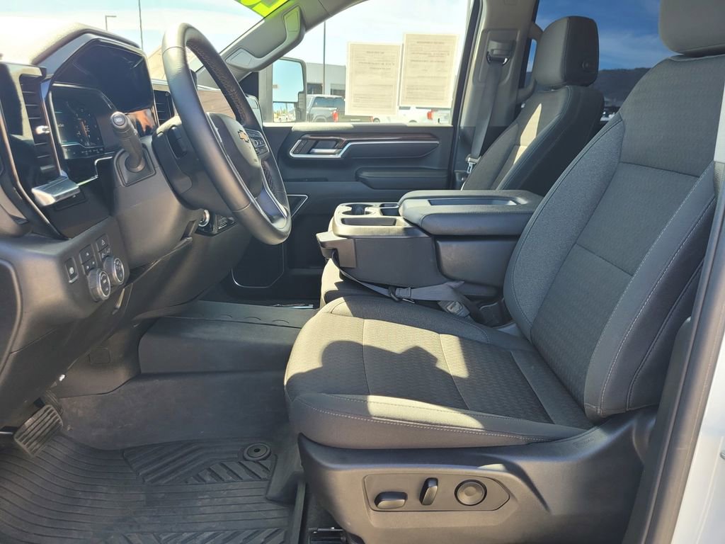 Used 2025 Chevrolet Silverado 2500 LT image 14