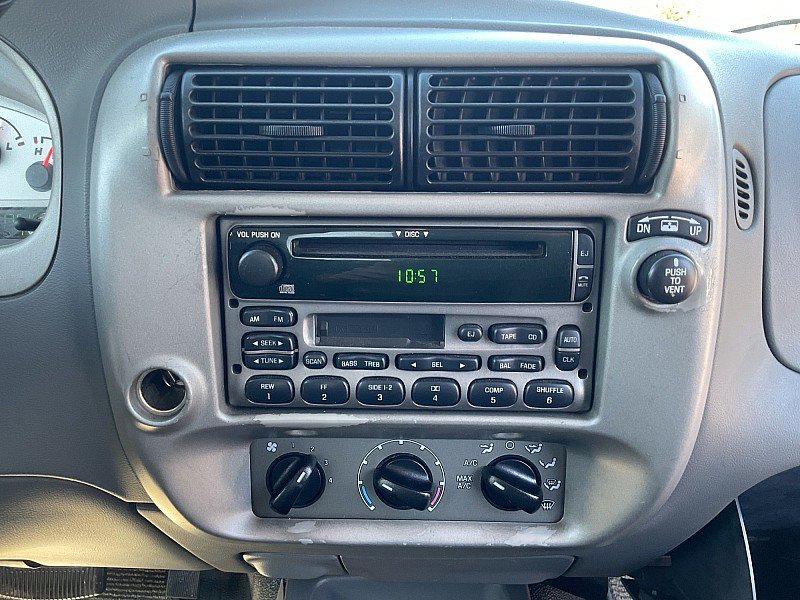 Used 2004 Ford Explorer Sport Trac XLS RWD image 13