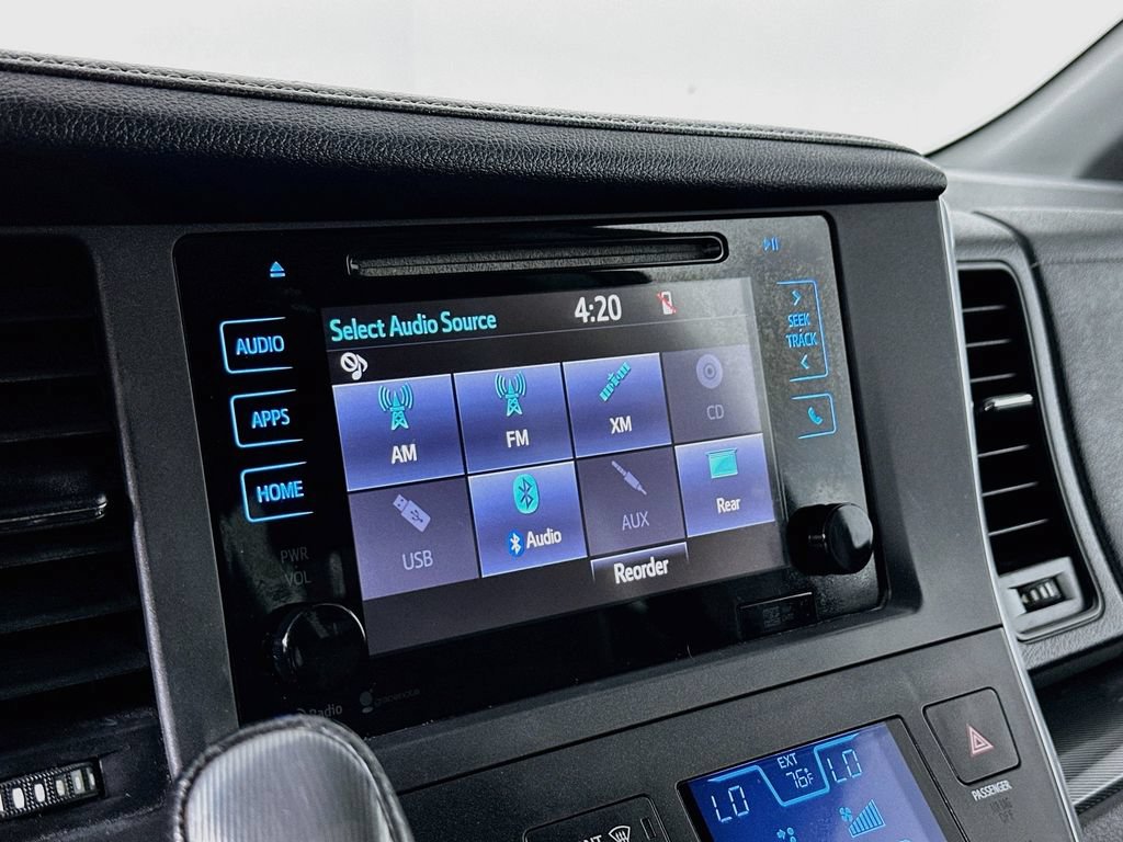 Used 2015 Toyota Sienna SE Premium FWD image 12