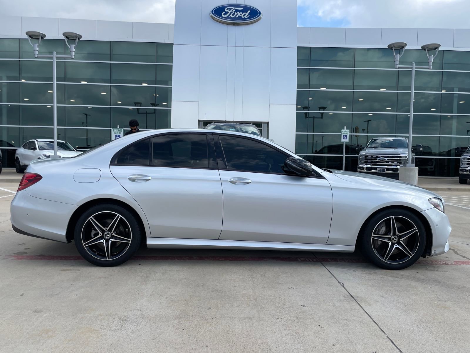 Used 2018 Mercedes-Benz E 300 image 6