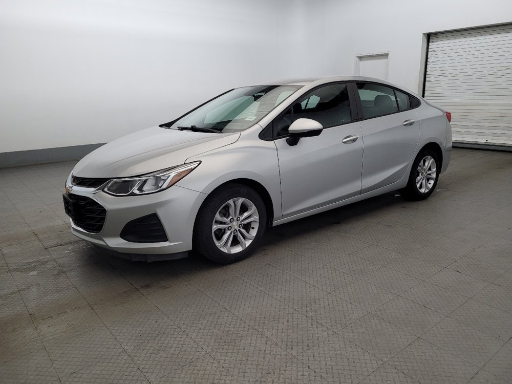 Used 2019 Chevrolet Cruze LS w/ LS Convenience Package FWD image 2