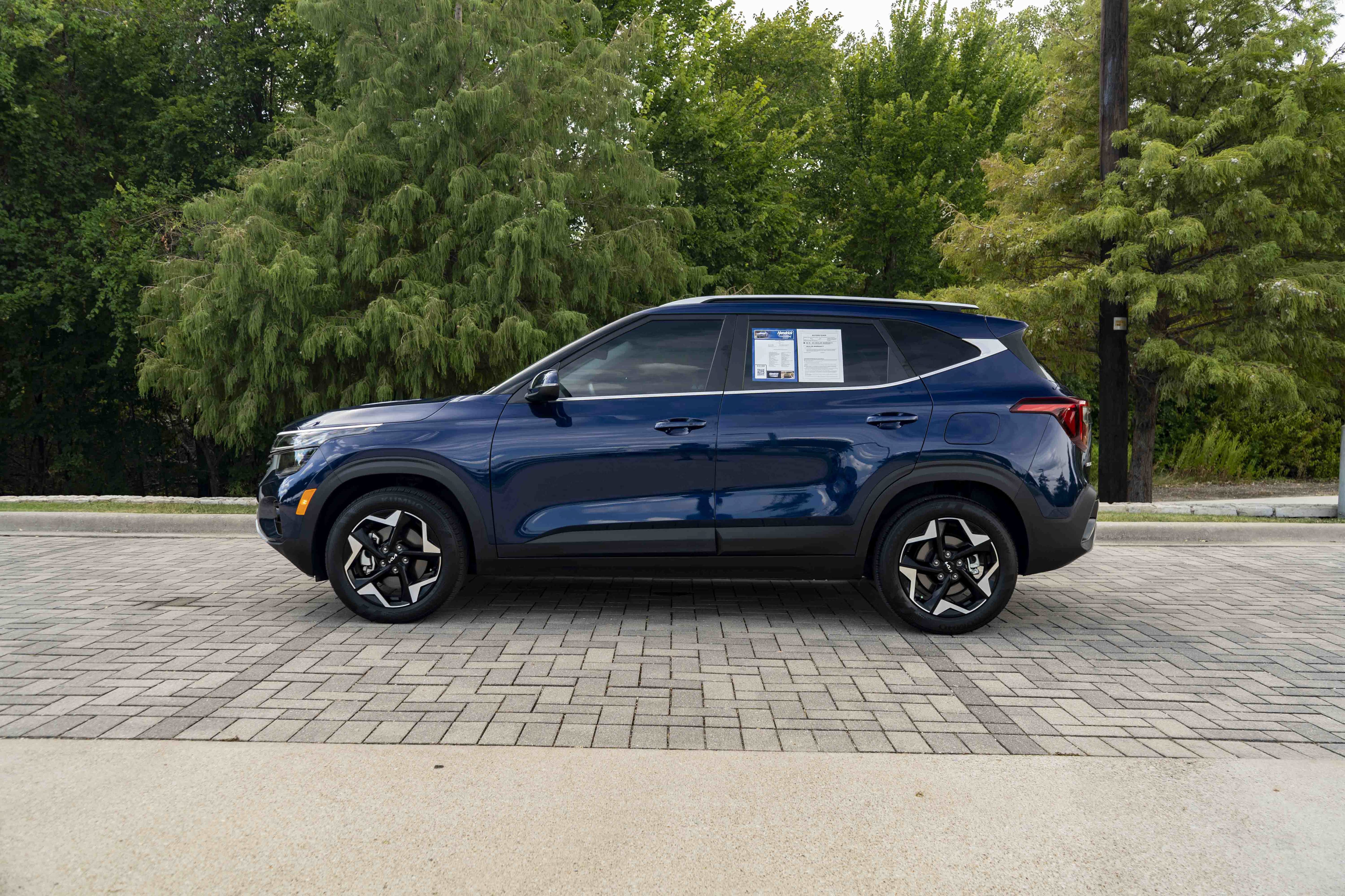 Used 2024 Kia Seltos EX AWD/4WD image 5